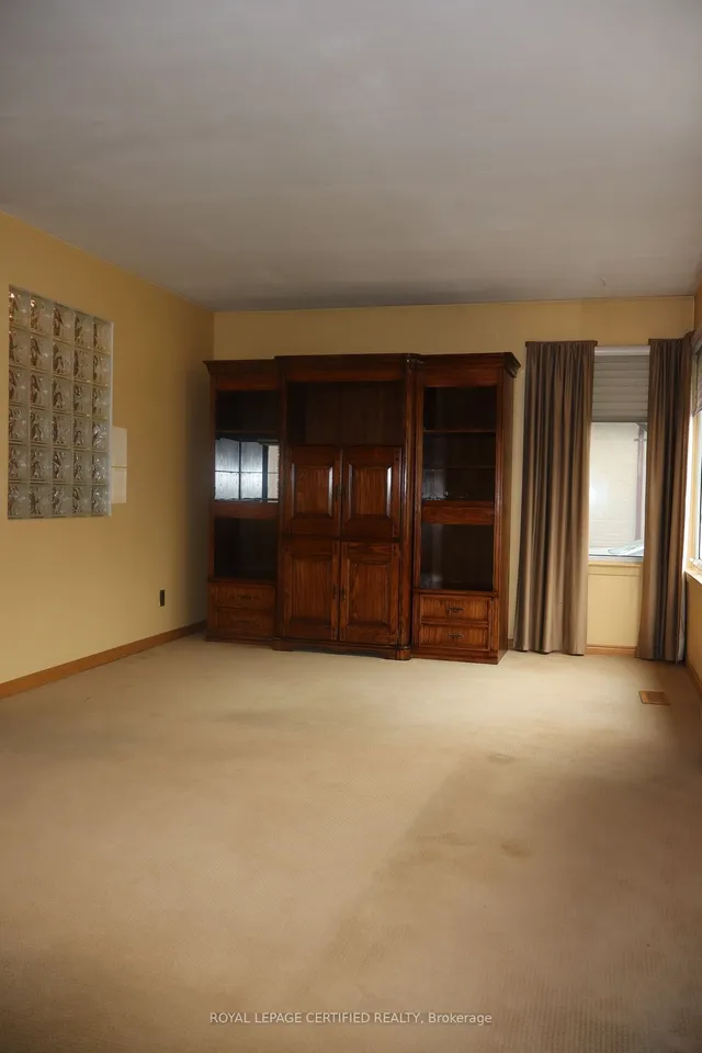 Additional image 5 of 35 Ladore Dr