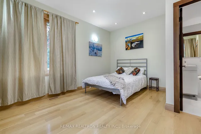 Additional image 17 of 98 Burbank Dr