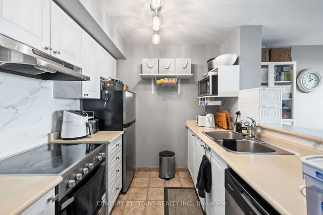 Additional image 21 of 1 Lee Centre Dr Unit 1813