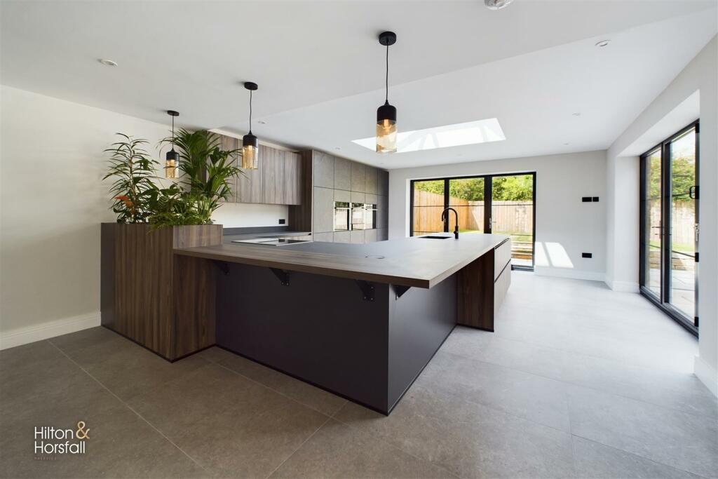 Additional image 17 of Rycroft Dairy, Wheatley Lane Road, Fence