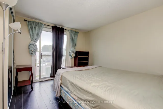 Additional image 12 of 8 Heatherside Crt