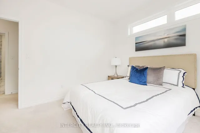 Additional image 31 of 54 Moorcroft Pl