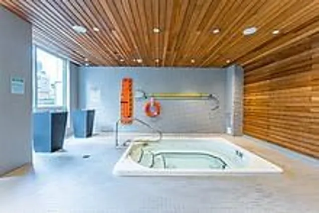 Additional image 17 of 8 Mercer St Unit 401