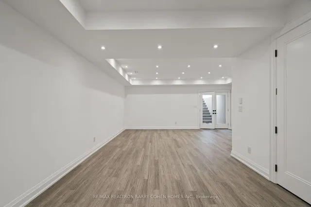 Additional image 33 of 44 Donegall Dr