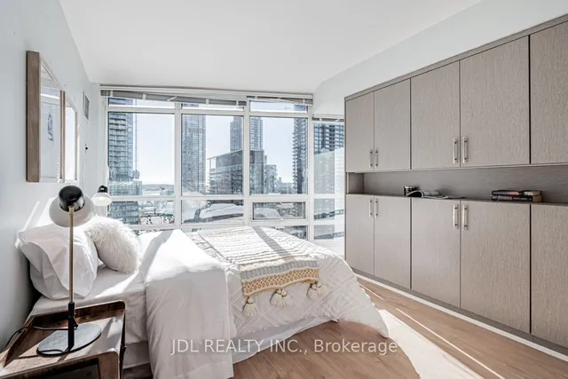 Additional image 22 of 397 Front St Unit 1802