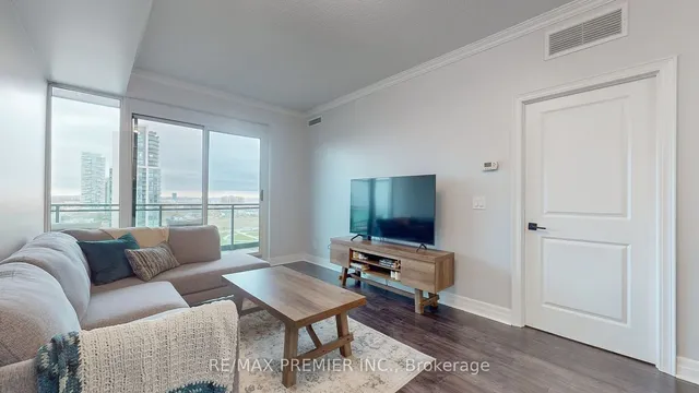Additional image 9 of 100 John St Unit 1309