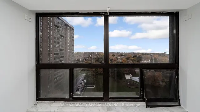 Additional image 17 of 18 Knightsbridge Rd Unit 1011