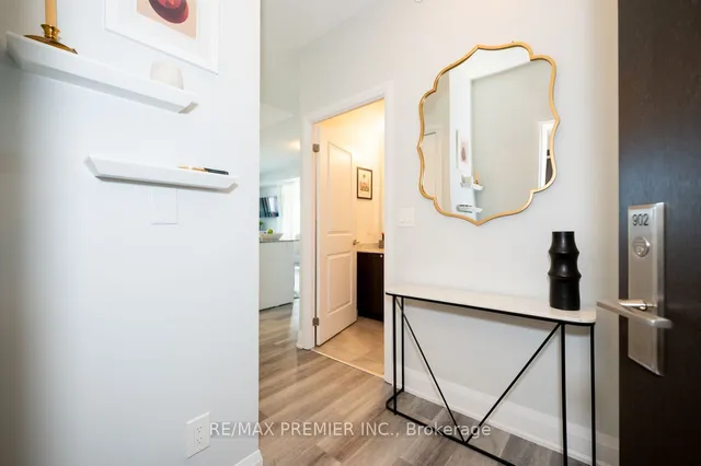 Additional image 3 of 35 Fontenay Crt Unit 902