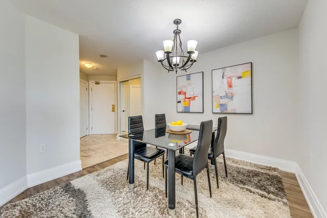 Additional image 6 of 650 Lawrence Ave Unit 518