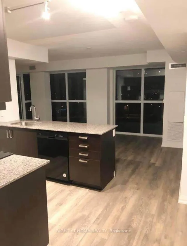 Additional image 4 of 30 meadowglen Pl Unit 718