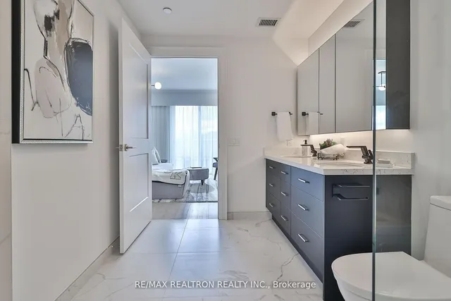 Additional image 20 of 285 Avenue Rd Unit 502