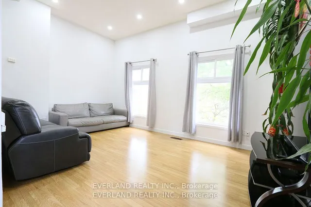 Additional image 2 of 1121 Sandhurst Circ Unit 25