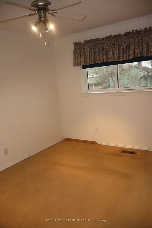 Additional image 20 of 35 Ladore Dr