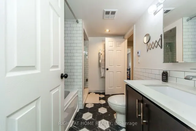 Additional image 17 of 208 Niagara St Unit 36