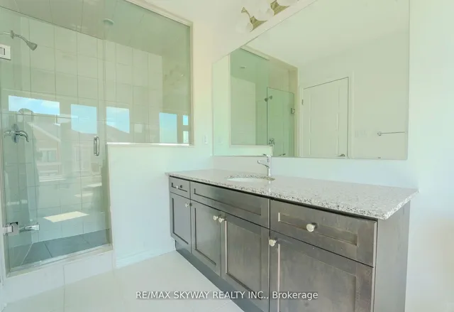 Additional image 38 of 4 Plume St