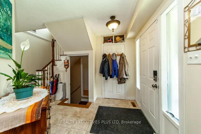 Additional image 35 of 46 Lorraine Cres