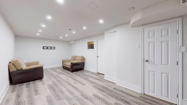 Additional image 33 of 22 Nancy McCredie Dr