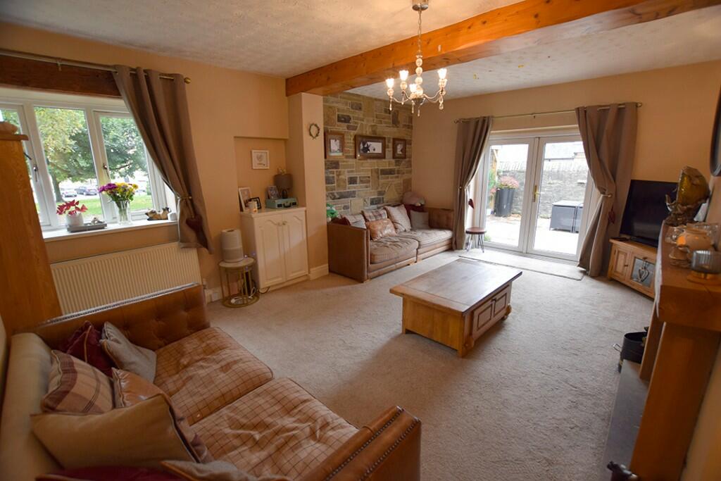 Additional image 4 of 33 Church Square, Burnley, Lancashire, BB10 3NH