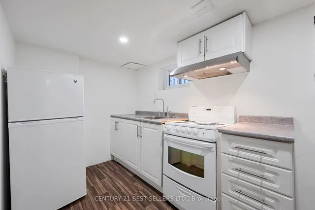 Additional image 31 of 51 Hertle Ave