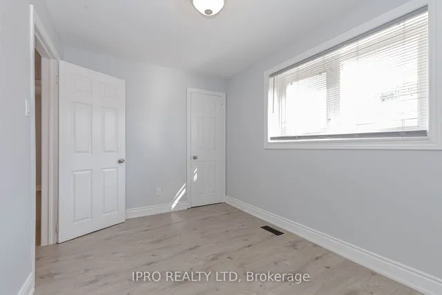 Additional image 25 of 17 Town House Cres