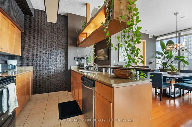 Additional image 15 of 81 Navy Wharf Crt Unit 3803