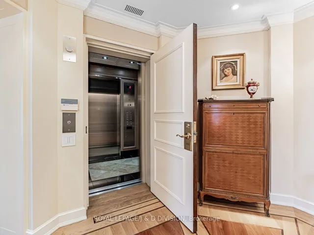 Additional image 2 of 38 Avenue Rd Unit 808