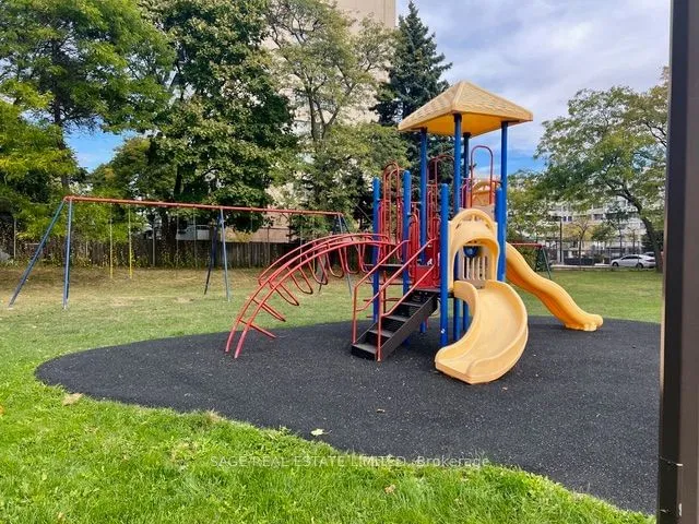 Additional image 14 of 180 Markham Rd Unit 707