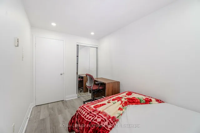 Additional image 21 of 3 Hollyhedge Crt