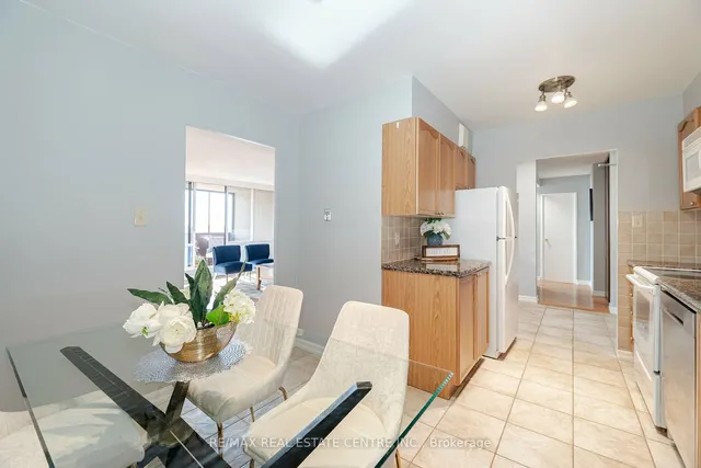Additional image 11 of 714 The West Mall Unit 1009