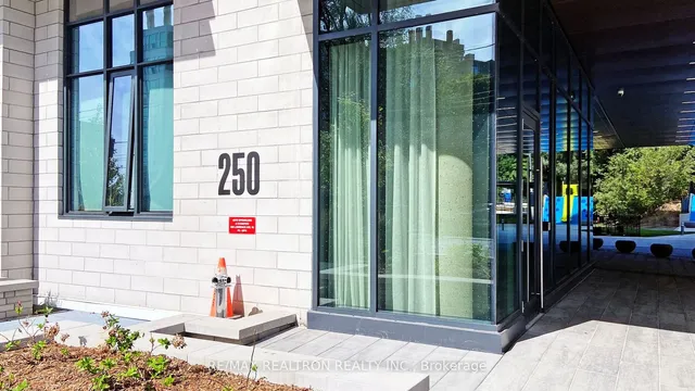 Additional image 7 of 250 Lawrence Ave Unit 501