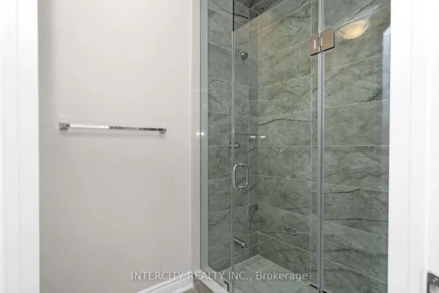 Additional image 31 of 43 Goodview Dr