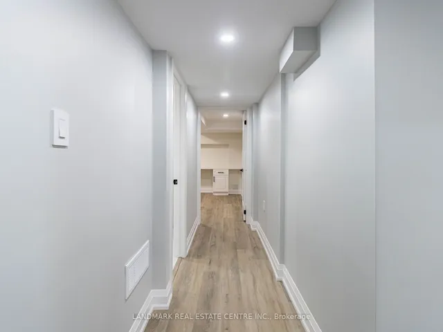 Additional image 31 of 64 Showboat Cres