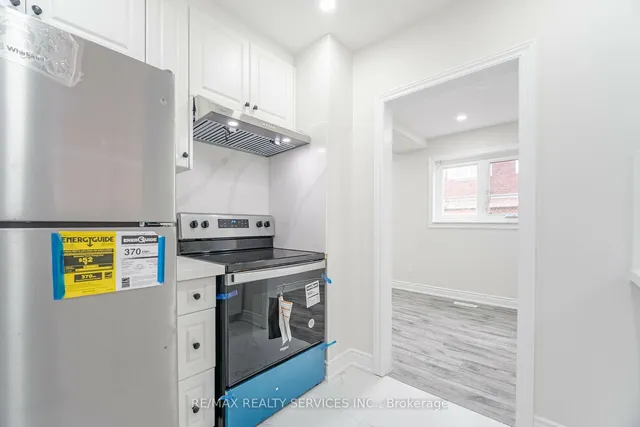 Additional image 14 of 41 Town House Cres