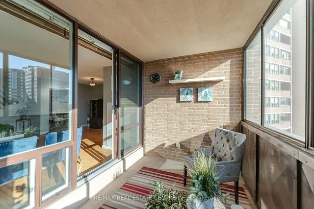 Additional image 28 of 714 The West Mall Unit 1009