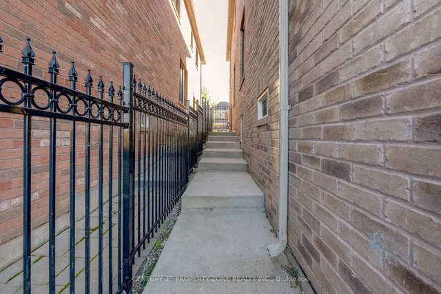 Additional image 30 of 37 Alister Dr