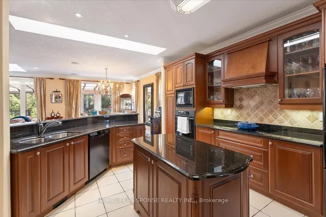 Additional image 9 of 17 McNutt St