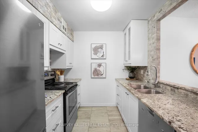 Additional image 6 of 1055 Bay St Unit 1008