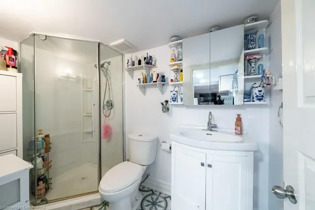 Additional image 21 of 13 Rolyat St