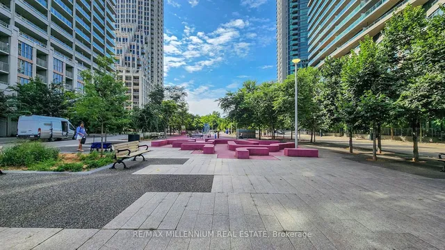 Additional image 22 of 209 Fort York Blvd Unit 473