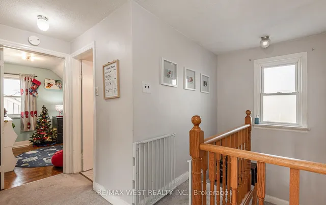 Additional image 18 of 66 McMurchy Ave