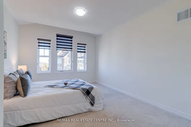 Additional image 36 of 4 Metro Cres