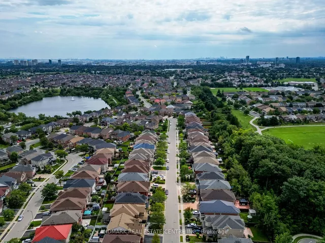 Additional image 36 of 64 Showboat Cres