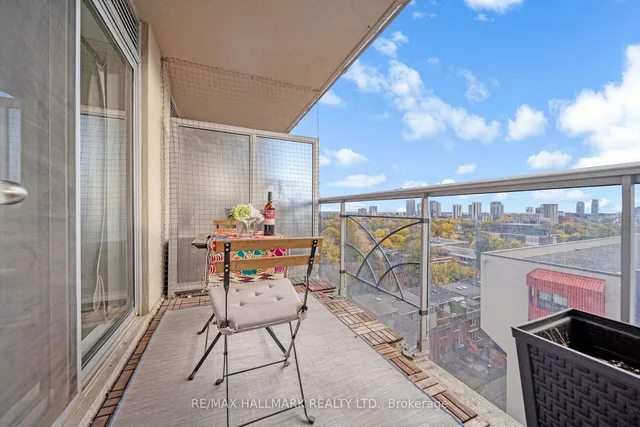 Additional image 19 of 225 Wellesley St Unit 1002