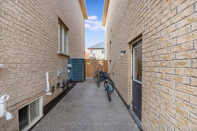 Additional image 34 of 56 Adrian Cres