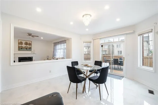 Additional image 13 of 8 Decorso Dr