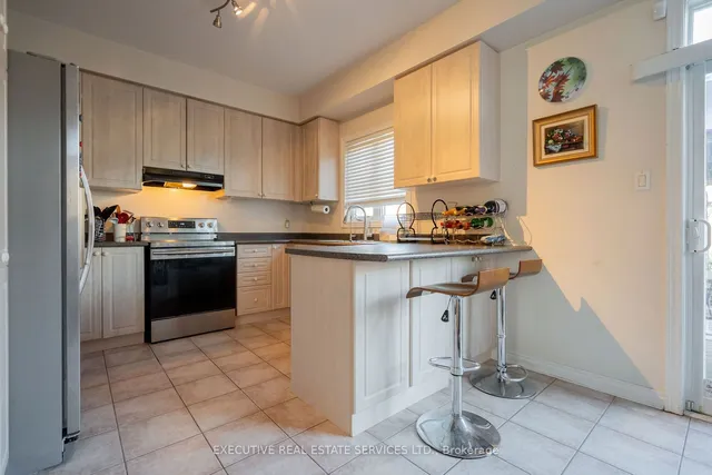 Additional image 12 of 13 Percy Gate