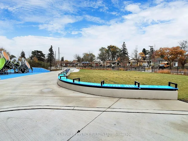 Additional image 37 of 10 Meadowglen Pl Unit LPh 01