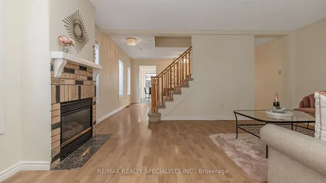 Additional image 3 of 42 Caruso Dr