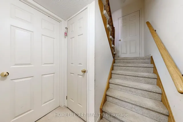 Additional image 26 of 82 Conn Smythe Dr