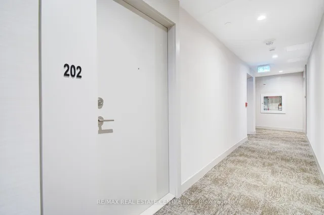 Additional image 32 of 215 Veterans Dr Unit 202